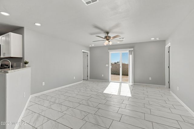 142 S Montgomery Avenue, Corona De Tucson, AZ 85641