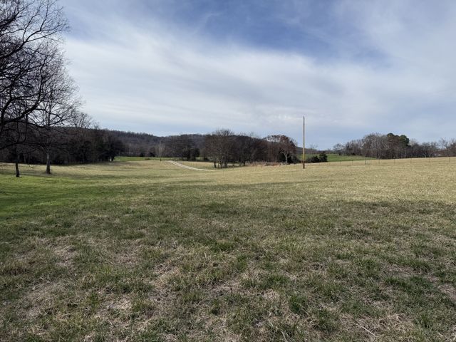 4361 Dark Hollow Rd, Mcminnville, TN 37110