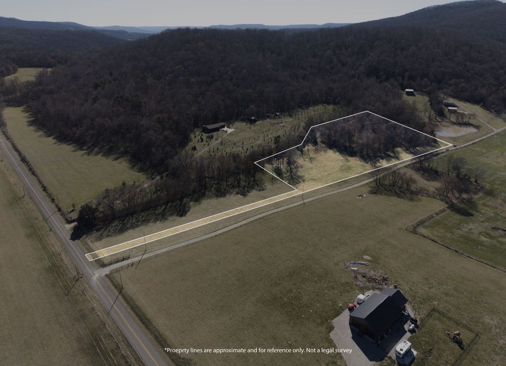 4361 Dark Hollow Rd, Mcminnville, TN 37110