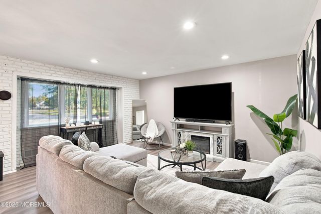 814 Maple Street, Lakehurst, NJ 08733