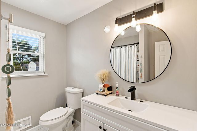 814 Maple Street, Lakehurst, NJ 08733
