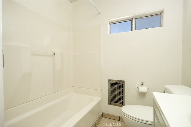 1050 W Avenue J13, Lancaster, CA 93534