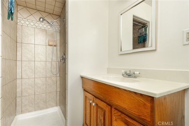 1050 W Avenue J13, Lancaster, CA 93534