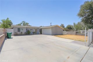 1050 W Avenue J13, Lancaster, CA 93534