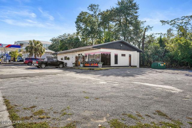 1307 Jackson Avenue, Chipley, FL 32428