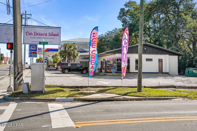 1307 Jackson Avenue, Chipley, FL 32428