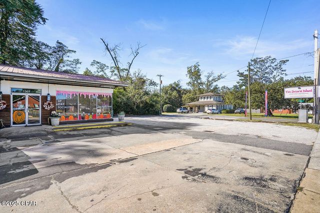 1307 Jackson Avenue, Chipley, FL 32428