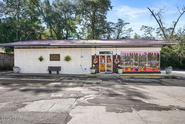 1307 Jackson Avenue, Chipley, FL 32428