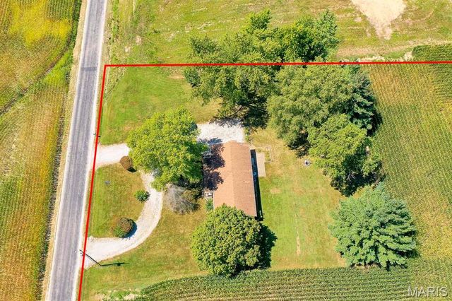 5451 Club Congress Road, Waterloo, IL 62298