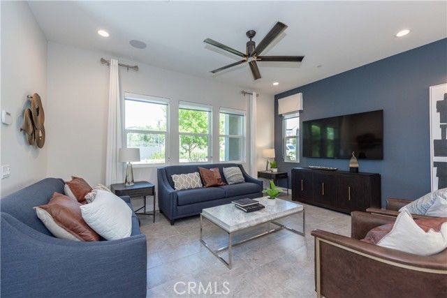 255 Sawbuck, Irvine, CA 92618