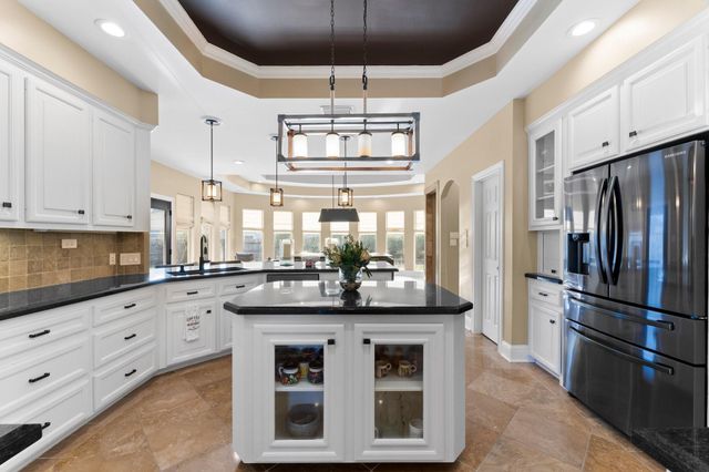 14 Darien Ct, Montgomery, TX 77356