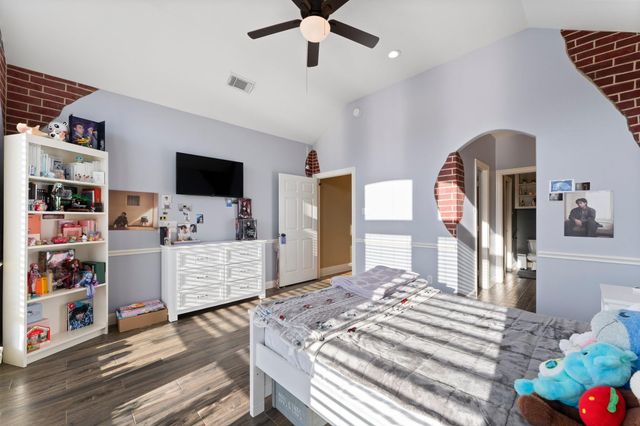 14 Darien Ct, Montgomery, TX 77356