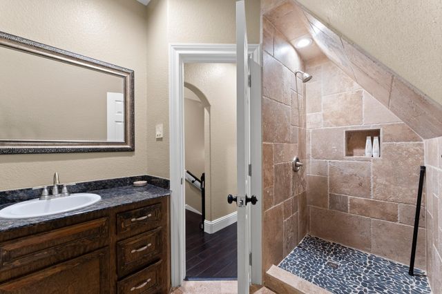 14 Darien Ct, Montgomery, TX 77356