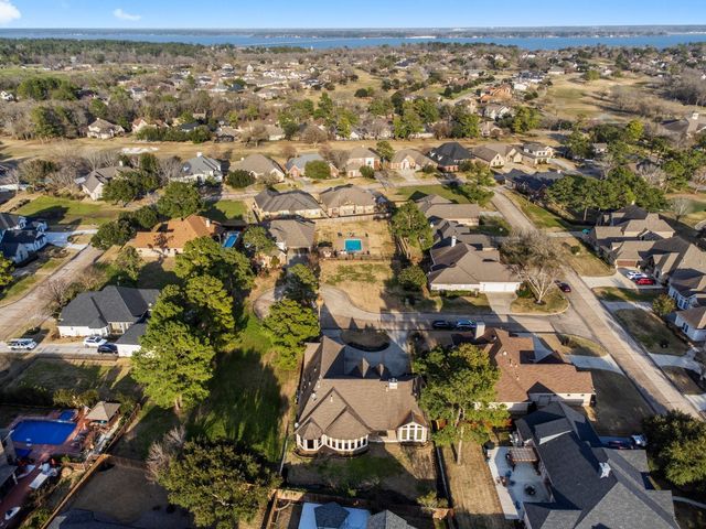 14 Darien Ct, Montgomery, TX 77356