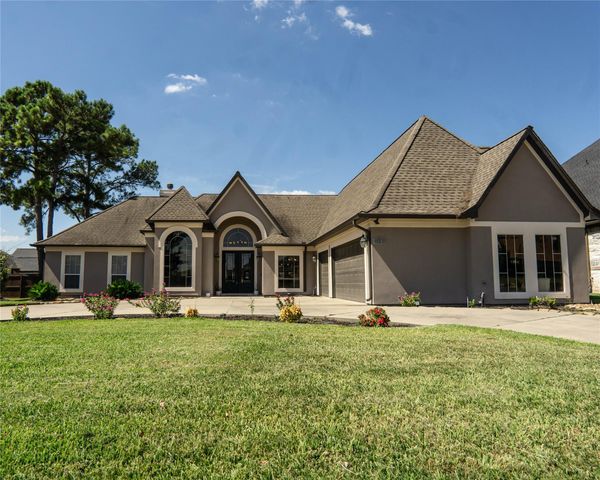 14 Darien Ct, Montgomery, TX 77356