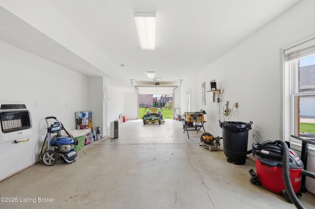 2713 Heather Green Blvd, La Grange, KY 40031