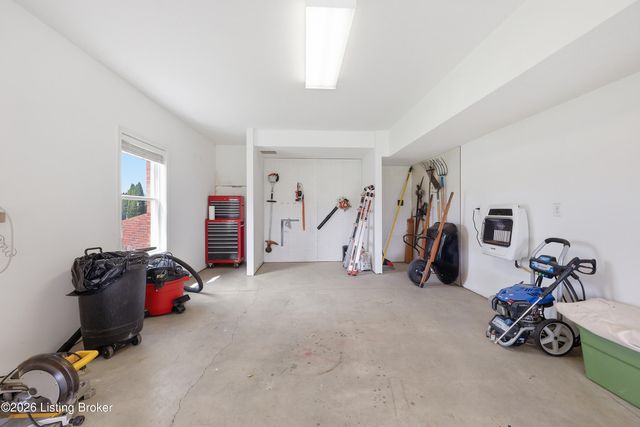 2713 Heather Green Blvd, La Grange, KY 40031