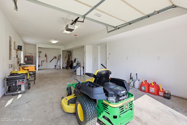 2713 Heather Green Blvd, La Grange, KY 40031