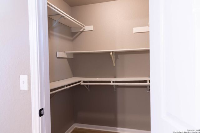 5042 Cannon, San Antonio, TX 78228