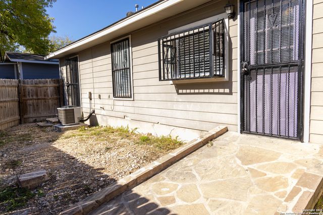 5042 Cannon, San Antonio, TX 78228