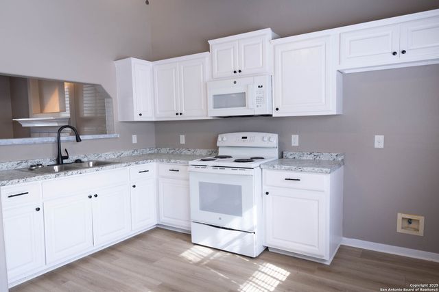 5042 Cannon, San Antonio, TX 78228