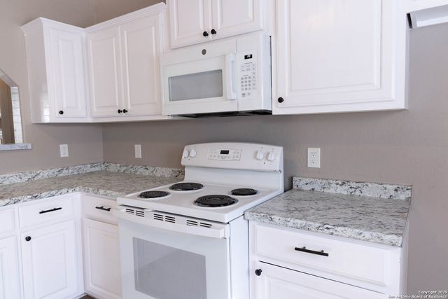 5042 Cannon, San Antonio, TX 78228