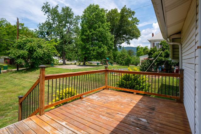 804 Elm Avenue, South Pittsburg, TN 37380