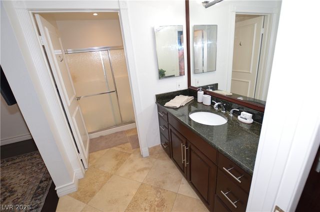 260 East Flamingo Road 332, Las Vegas, NV 89169
