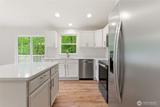 20 SE Fuschia Ave, Shelton, WA 98584