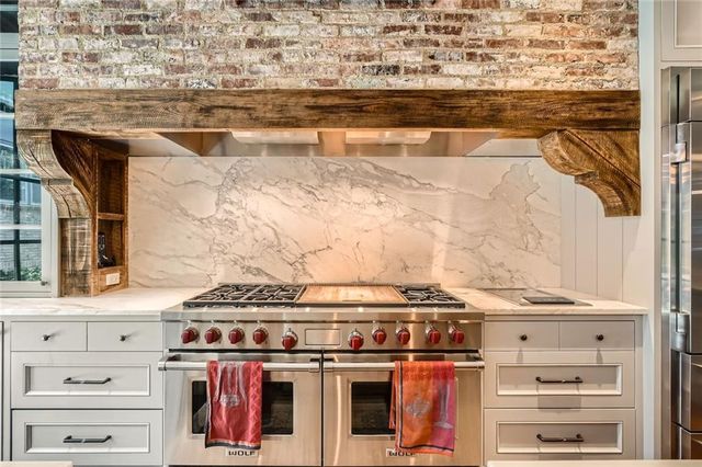 2440 Peachtree NW Road 9, Atlanta, GA 30305