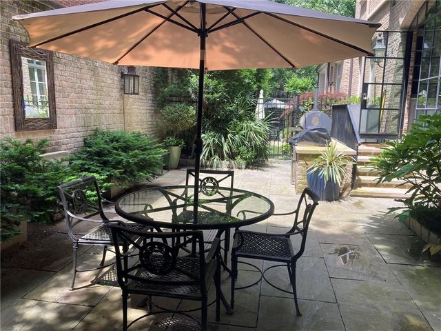 2440 Peachtree NW Road 9, Atlanta, GA 30305