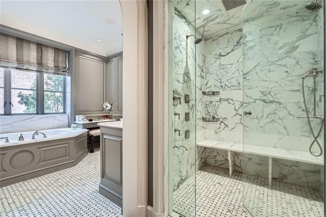 2440 Peachtree NW Road 9, Atlanta, GA 30305