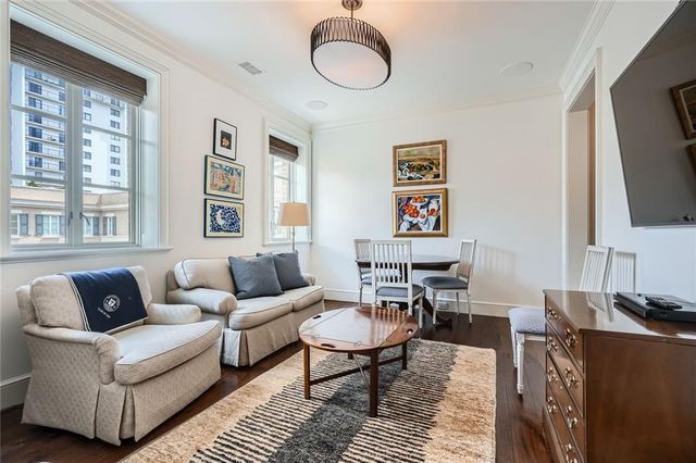 2440 Peachtree NW Road 9, Atlanta, GA 30305