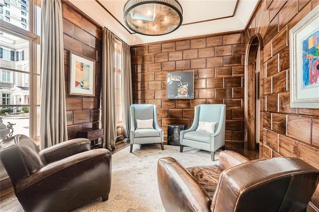 2440 Peachtree NW Road 9, Atlanta, GA 30305