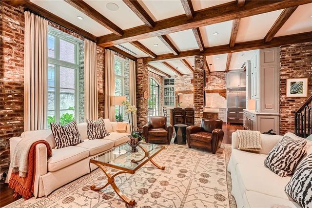 2440 Peachtree NW Road 9, Atlanta, GA 30305