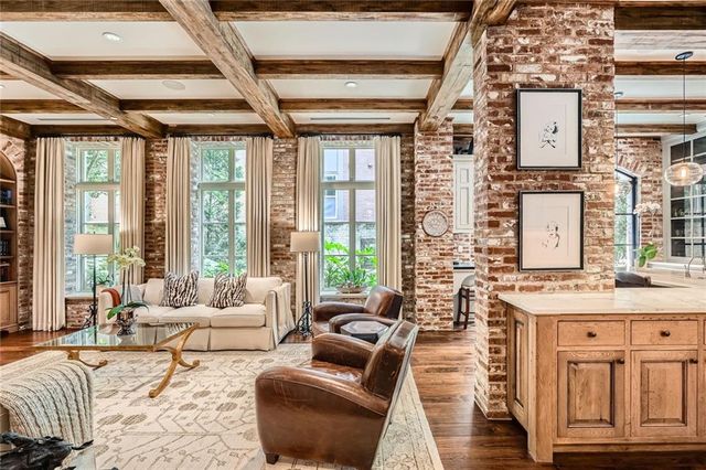 2440 Peachtree NW Road 9, Atlanta, GA 30305