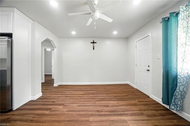 2216 Berkley AVE, Chesapeake, VA 23324