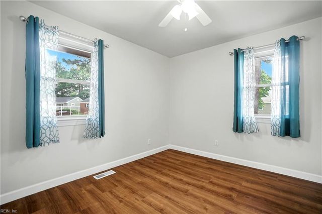 2216 Berkley AVE, Chesapeake, VA 23324
