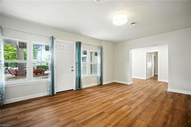 2216 Berkley AVE, Chesapeake, VA 23324