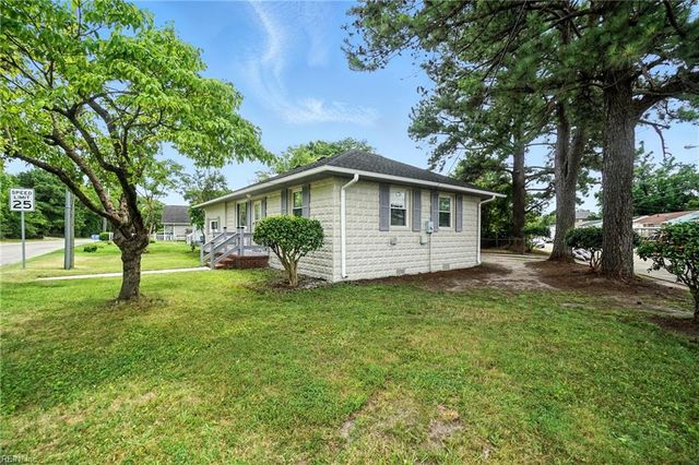 2216 Berkley AVE, Chesapeake, VA 23324
