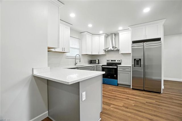 2216 Berkley AVE, Chesapeake, VA 23324