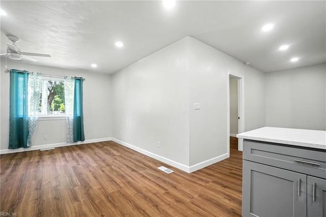 2216 Berkley AVE, Chesapeake, VA 23324