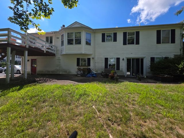 92 Rosemary Rd, North Attleboro, MA 02760