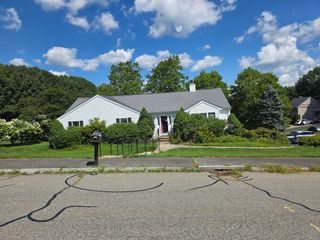 92 Rosemary Rd, North Attleboro, MA 02760