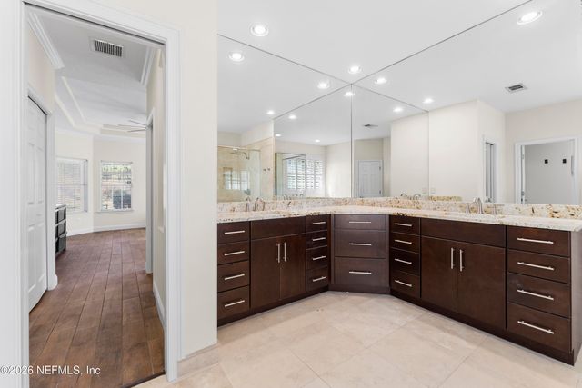 9957 CHELSEA LAKE Road, Jacksonville, FL 32256