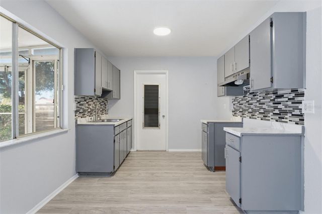 6619 DENNISON AVENUE, North Port, FL 34287