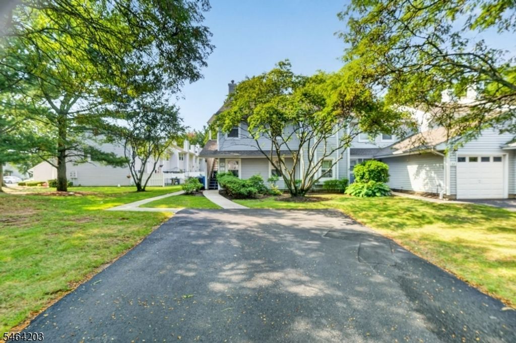 51 Woodmere Dr, Sayreville Boro, NJ 08859 — exterior