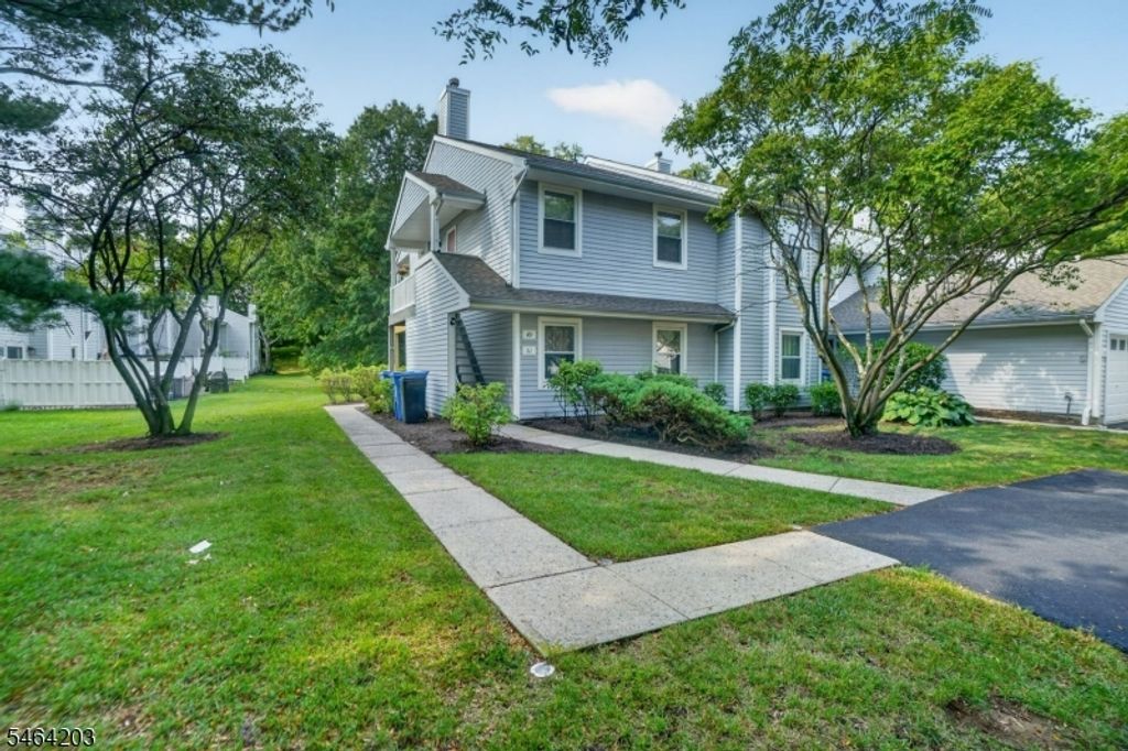 51 Woodmere Dr, Sayreville Boro, NJ 08859 — photo 2