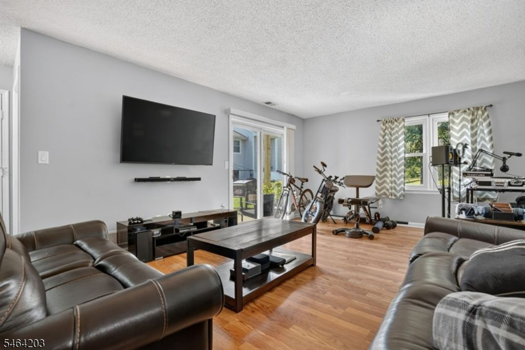 51 Woodmere Dr, Sayreville Boro, NJ 08859 — photo 5