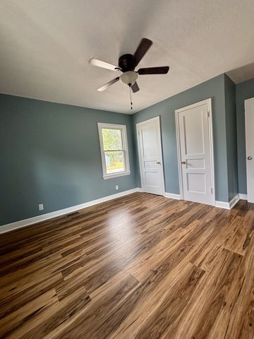 216 Daleview Ave, Gallatin, TN 37066